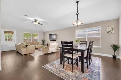 115 E Cason Street, Irving, TX 75061 - Photo 7