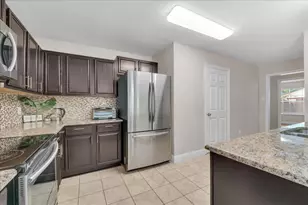 115 E Cason St, Irving, TX 75061 - Photo 11