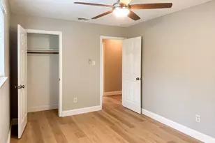 701 Tanglewood Dr, Hurst, TX 76053 - Photo 17