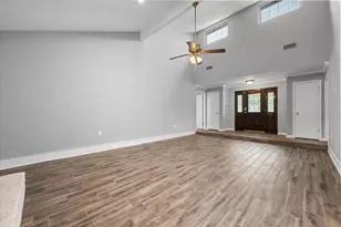 213 Meadowhill Dr, Benbrook, TX 76126 - Photo 9