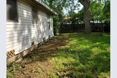 1204 N Fannin Avenue, Cameron, TX 76520 - Photo 9