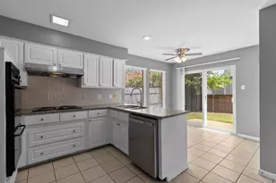 1908 Tree House Ln, Plano, TX 75023 - Photo 5
