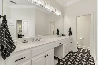 18130 Frankford Lakes Circle, Dallas, TX 75252 - Photo 17
