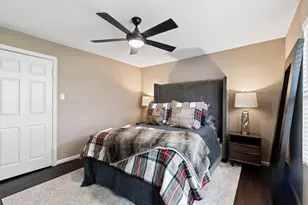 1130 S Montreal Ave, Dallas, TX 75208 - Photo 11