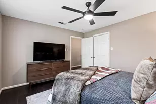 1130 S Montreal Ave, Dallas, TX 75208 - Photo 13