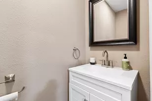 1130 S Montreal Ave, Dallas, TX 75208 - Photo 21
