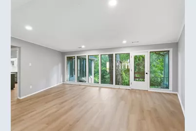 6815 Lyre Lane, Dallas, TX 75214 - Photo 11