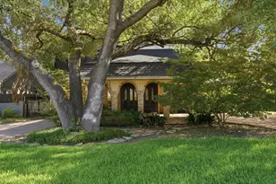 6815 Lyre Ln, Dallas, TX 75214 - Photo 3