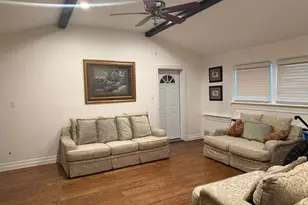 3526 W Rochelle Rd, Irving, TX 75062 - Photo 9