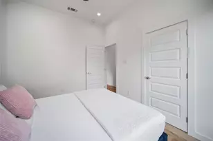 1350 Strickland St, Dallas, TX 75216 - Photo 17