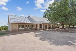 564 Sam Bass Rd, McGregor, TX 76657 - Photo 5