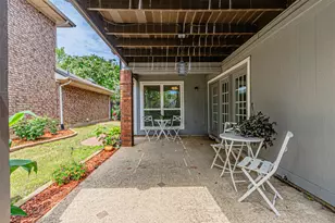 2903 Golden Gate Ct, Carrollton, TX 75007 - Photo 33
