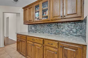 5909 Colebrook Ct, Arlington, TX 76017 - Photo 9