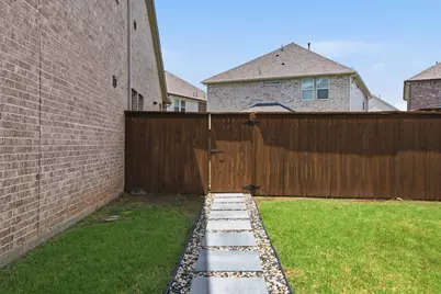 4721 Franklin Drive, Carrollton, TX 75010 - Photo 35