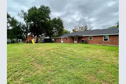 111 S Canton Street, Mexia, TX 76667 - Photo 5