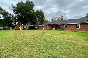 111 S Canton St, Mexia, TX 76667 - Photo 5