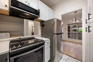 9801 Royal Ln, Dallas, TX 75231 - Photo 17