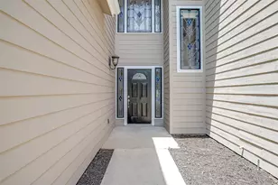 11972 Younger Ct, Azle, TX 76020 - Photo 9
