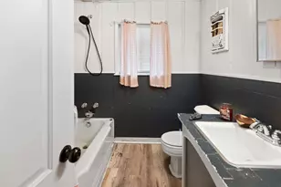 801 Oak St, Bonham, TX 75418 - Photo 9