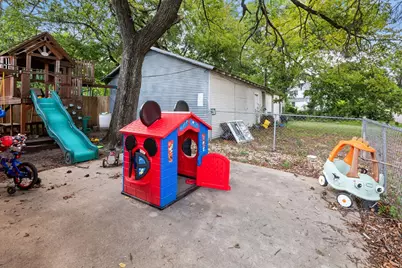 801 Oak Street, Bonham, TX 75418 - Photo 31