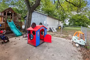 801 Oak St, Bonham, TX 75418 - Photo 31