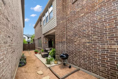 1207 Harris Hawk Way, Arlington, TX 76005 - Photo 11