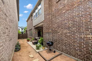 1207 Harris Hawk Way, Arlington, TX 76005 - Photo 9