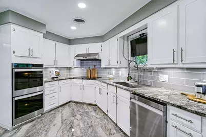 4601 Holiday Lane E, North Richland Hills, TX 76180 - Photo 11
