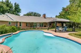 4601 Holiday Ln E, North Richland Hills, TX 76180 - Photo 25