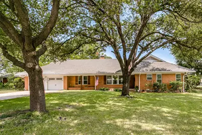 4601 Holiday Lane E, North Richland Hills, TX 76180 - Photo 5