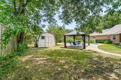 4601 Holiday Lane E, North Richland Hills, TX 76180 - Photo 27