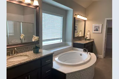 209 Johnson Street, Granbury, TX 76048 - Photo 25