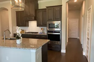 209 Johnson St, Granbury, TX 76048 - Photo 11