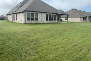209 Johnson St, Granbury, TX 76048 - Photo 35