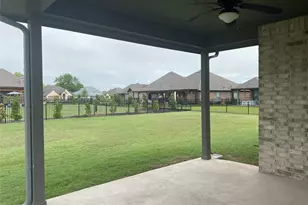209 Johnson St, Granbury, TX 76048 - Photo 37
