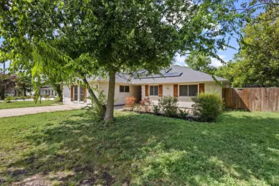 878 N Main Drive, Van Alstyne, TX 75495 - Photo 1