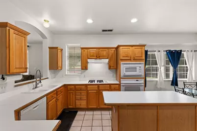 5709 Christy Lane, Haltom City, TX 76137 - Photo 9