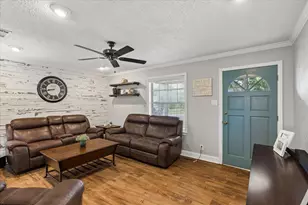 936 Springdale Rd, Bedford, TX 76021 - Photo 5