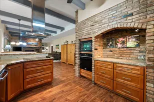 623 N Bowen Rd, Arlington, TX 76012 - Photo 11