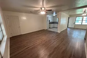 900 N 23 1/2 St, Corsicana, TX 75110 - Photo 5