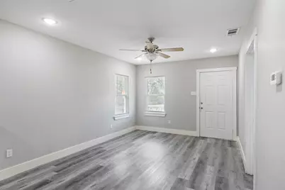 923 Hartsdale Drive, Dallas, TX 75211 - Photo 5