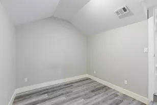 923 Hartsdale Dr, Dallas, TX 75211 - Photo 17