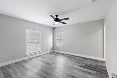 923 Hartsdale Drive, Dallas, TX 75211 - Photo 11