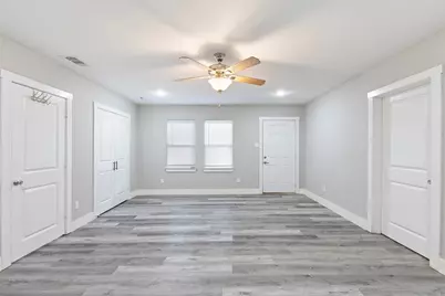 923 Hartsdale Drive, Dallas, TX 75211 - Photo 17