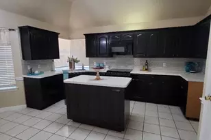 611 Linda Dr, Burleson, TX 76028 - Photo 3