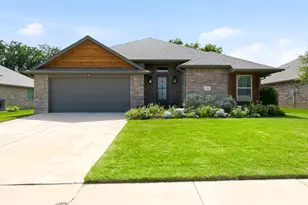 400 Brinkley Dr, Saginaw, TX 76179 - Photo 1