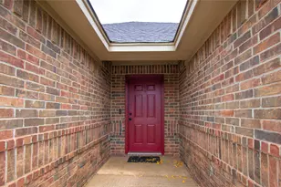 6805 Terbet Ct, Fort Worth, TX 76112 - Photo 3