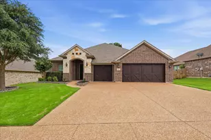 1004 Forest Hill Dr, Weatherford, TX 76087 - Photo 1