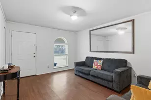 4050 Salem Dr, Garland, TX 75043 - Photo 11