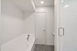 9618 Fallbrook Dr, Dallas, TX 75243 - Photo 19